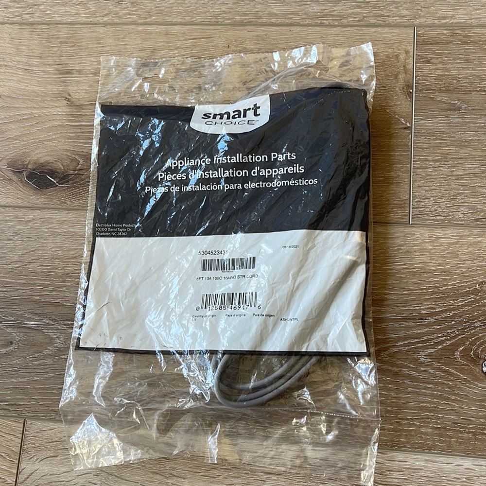 NWT smart choice 5304523431 6ft 13A 105C 16AWG STR CORD By Electrolux